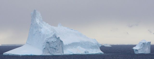 ANTARKTYDA / King George Island / Antarktyda / Iceberg