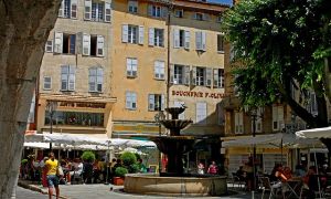 Zdjecie FRANCJA / Prowansja / Grasse / Zaciszne miejsc