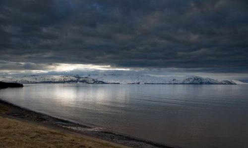 Zdj�cie ISLANDIA / brak / Husavik / Zmierzch nad zatoka Skjalfandi a w tle pasmo Viknafjoll