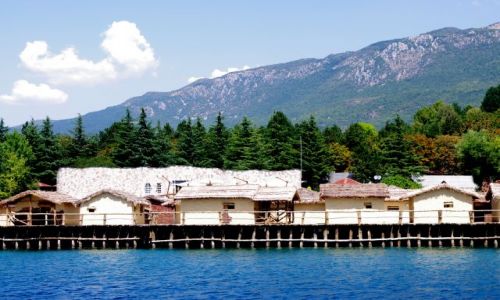 Zdj�cie MACEDONIA / Jezioro Ochrydzkie / Jezioro Ochrydzkie / Skansen z domami na wodzie