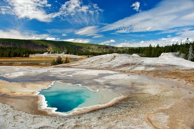 Zdjęcia: Upper Gayser Basin, Yellowstone N.P. Wyoming, Heart Spring, USA Zdjęcia: Upper Gayser Basin, Yellowstone N.P. Wyoming, Heart Spring, USA