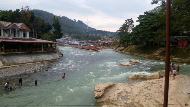 Zdj cia: Bukit lawang, Sumatra, bukit Lawang, INDONEZJA