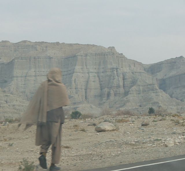Zdjęcia: droga, Jalalabad, Jak cienie.., AFGANISTAN Zdjęcia: droga, Jalalabad, Jak cienie.., AFGANISTAN