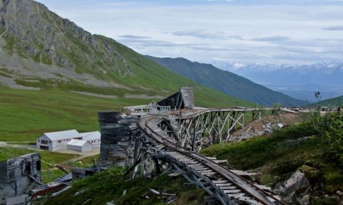 Zdjecie ALASKA / - / Alaska / Talkeetna Mountain / kolejka w nieczynnej kopalni zlota