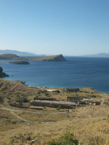 Zdjęcia: przy drodze Seranda - Duresi, Wybrzeże Jońskie, pustostany, ALBANIA Zdjęcia: przy drodze Seranda - Duresi, Wybrzeże Jońskie, pustostany, ALBANIA