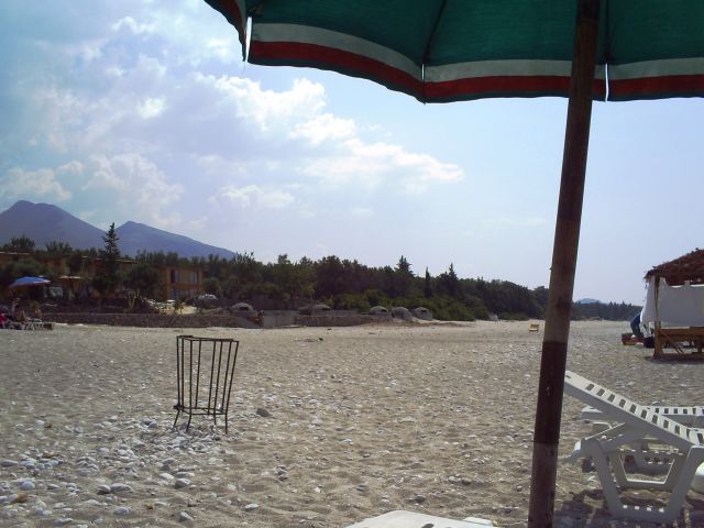 Zdjęcia: Dhermiu, Bałkany, plaża z trdycyjnymi bunkrami, ALBANIA Zdjęcia: Dhermiu, Bałkany, plaża z trdycyjnymi bunkrami, ALBANIA
