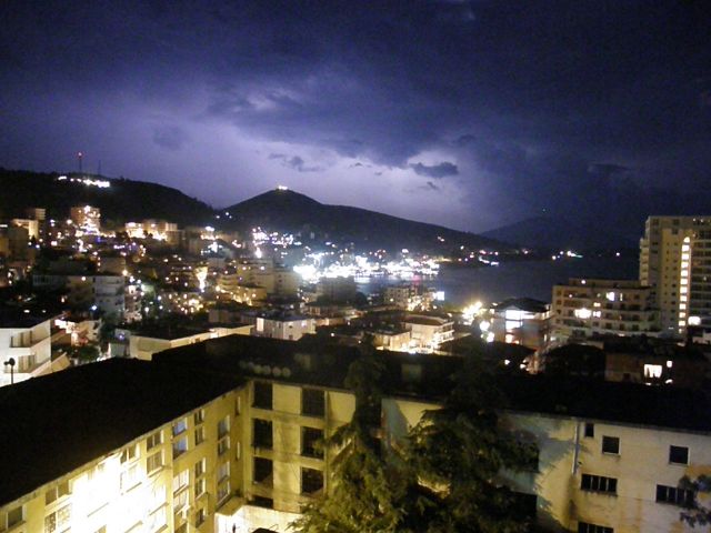 Zdjęcia: Sarande, Bałkany, z burzą i z prądem, ALBANIA Zdjęcia: Sarande, Bałkany, z burzą i z prądem, ALBANIA