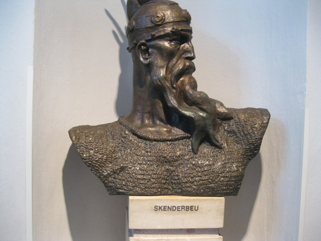 Zdjęcia: Albania, W muzeum Skandenberga, ALBANIA Zdjęcia: Albania, W muzeum Skandenberga, ALBANIA