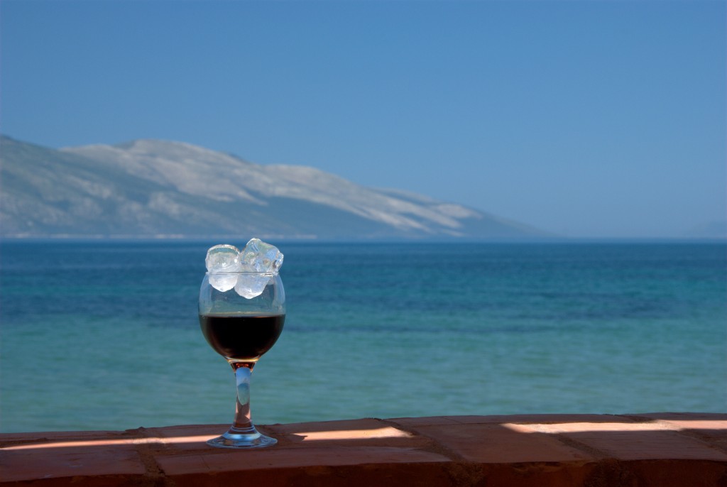 Zdjęcia: Vlore, Vlore, kieliszek, ALBANIA Zdjęcia: Vlore, Vlore, kieliszek, ALBANIA