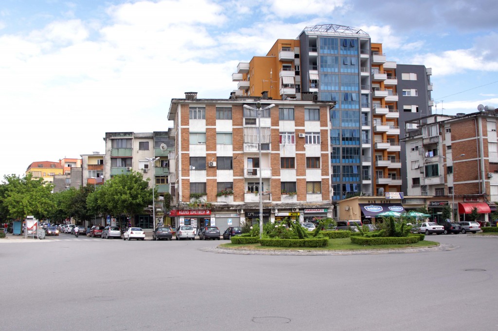 Zdjęcia: Shkoger, Albańskie drapacze chmur, ALBANIA Zdjęcia: Shkoger, Albańskie drapacze chmur, ALBANIA