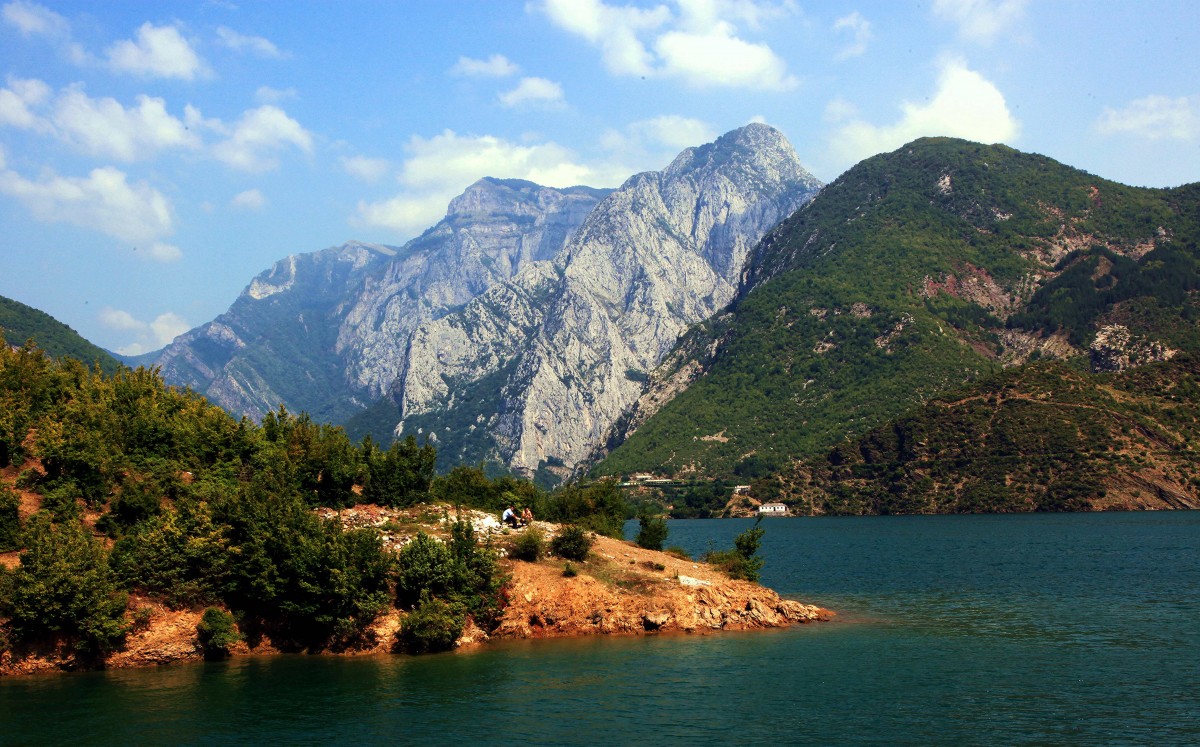 Zdjęcia: Jezioro Koman , Szkodra, Albańskie fiordy, ALBANIA Zdjęcia: Jezioro Koman , Szkodra, Albańskie fiordy, ALBANIA
