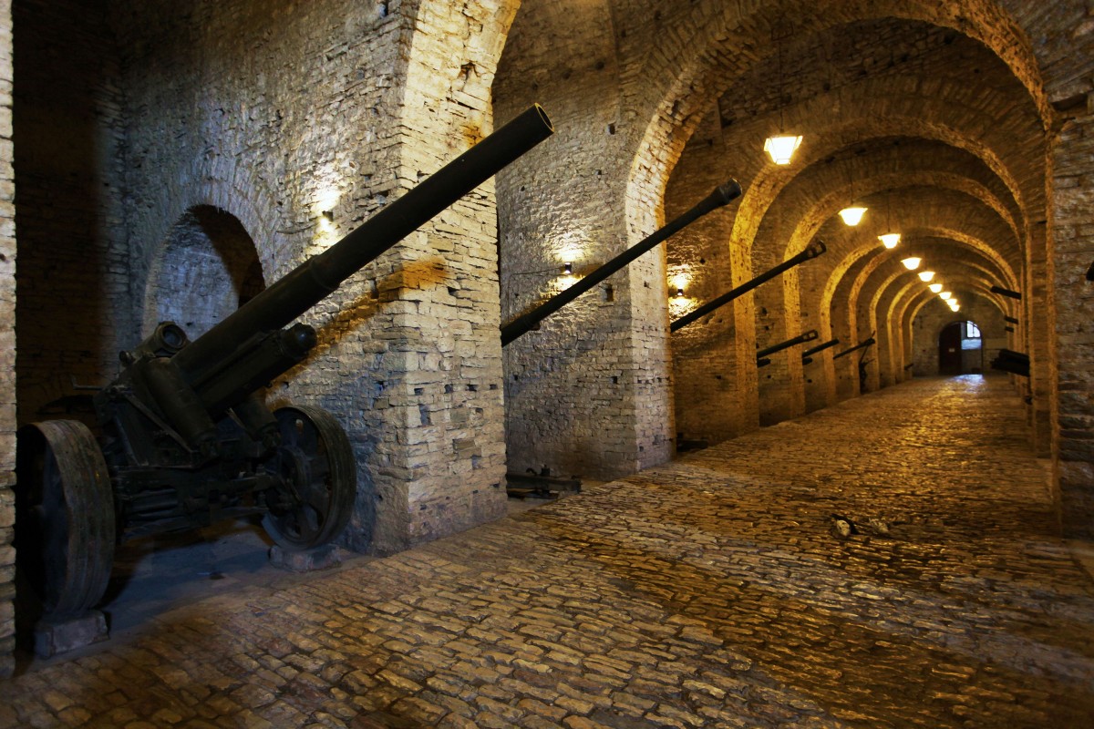 Zdjęcia: Twierdza Kalaja, Gjirokastra, Muzeum militariów z  II wojny światowej, ALBANIA Zdjęcia: Twierdza Kalaja, Gjirokastra, Muzeum militariów z  II wojny światowej, ALBANIA