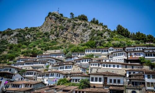ALBANIA / Berat / Berat / Miasto 1000 okien
