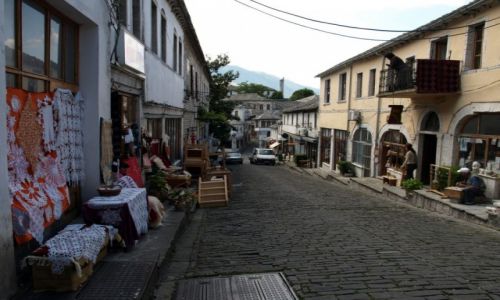 Zdjecie ALBANIA / Gjirokastra / Gjirokastra / Uliczka w Gjirokastra