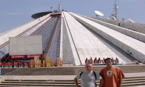 Zdjecie ALBANIA / Albania / Tirana / Mauzoleum Envera Hadży- Tirana