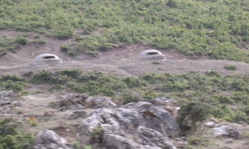 Zdjęcie ALBANIA / Albania / Albania / Bunkry, dużo bunkrów-Albania