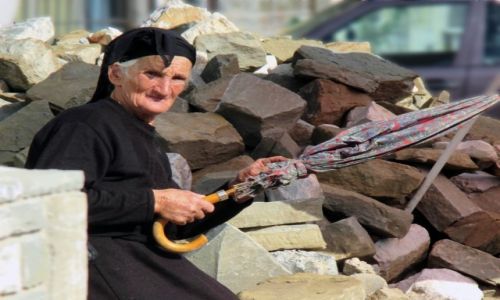 Zdjcie ALBANIA / Kelcyre / Targ w centrum miasteczka / Przezorna