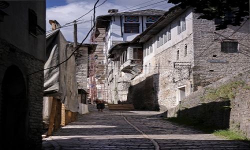 Zdjcie ALBANIA / - / Gjirokaster / Albaskie drogi 2