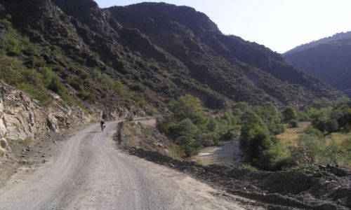 Zdjęcie ALBANIA / okolice Podgradca / Lumii Devoll / pożegnanie z asfaltem