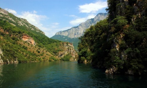 Zdjcie ALBANIA / Kukes / Jezioro Koman / Kolejne odsony krajobrazu