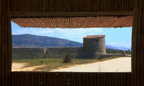 Zdjecie ALBANIA / Saranda / Butrint, czekajc na prom / Widoczek z barowego okienka