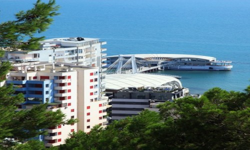 Zdjęcie ALBANIA / Wybrzeże Adriatyku / Durres  / Terminal pasażerski