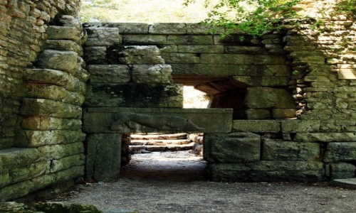 Zdjcie ALBANIA / Saranda / Butrint  / Lwia brama z V w.