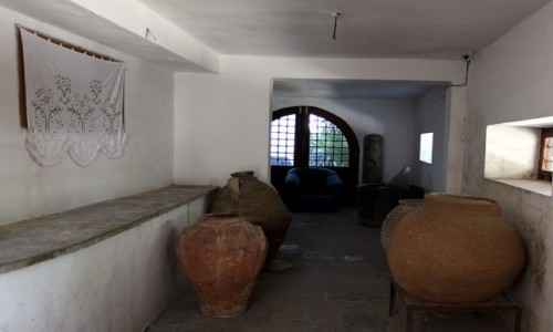 Zdjęcie ALBANIA / Gjirokastra / Starówka / Stary magazyn