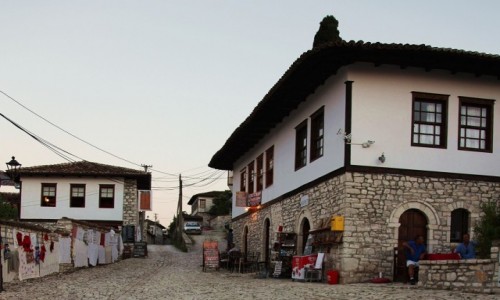 Zdjcie ALBANIA / Berat / Twierdza Kale  / Ulica