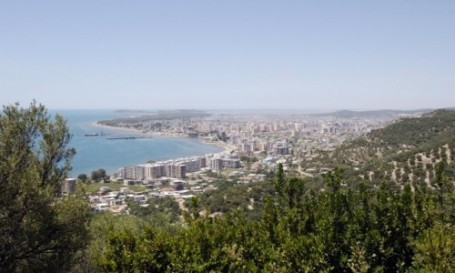 ALBANIA / Wybrzee Albanii / Vlora / Widok na Vlora