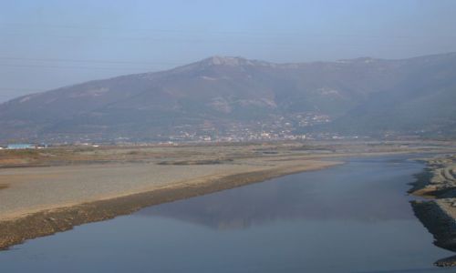 Zdjecie ALBANIA / brak / Kruja / Z okien samochodu - krajobraz grski