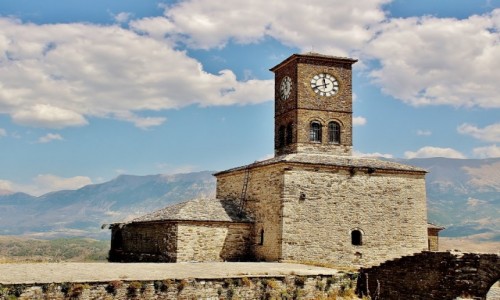 Zdjcie ALBANIA / Gjirokastra / Gjirokastra / Wiea zegarowa w twierdzy Kalaja