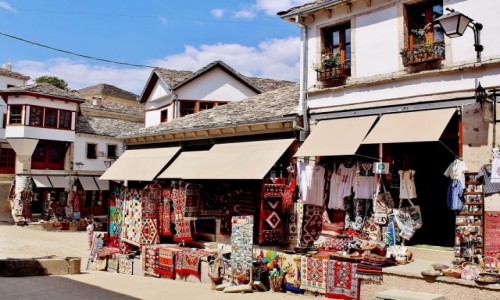 Zdjcie ALBANIA / Gjirokastra / Gjirokastra / Uliczka w Gjirokastra