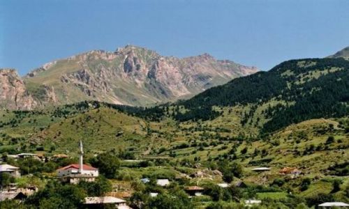 Zdjęcie ALBANIA / brak / Radomire / Typowa górska wioska.