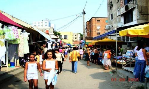 Zdjcie ALBANIA / Albania / Tirana / miejski bazar