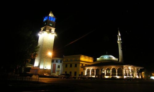 Zdjecie ALBANIA / tirana / plac skandenberga / tirana noca