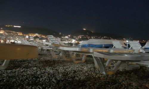 Zdj�cie ALBANIA / Ba�kany / riwiera alba�ska / Saranda-pla�a miejska noc�