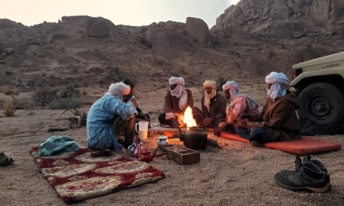 ALGIERIA / Sahara / Assekrem / Nocleg w grach 
