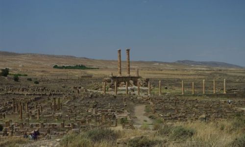 Zdjcie ALGIERIA / - / Timgad / Zwiedzajc ruiny