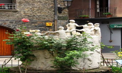 Zdjecie ANDORA / Andorra la Vell / Andorra la Vell / taczcy sardan