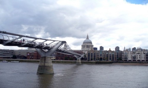 Zdjęcie ANGLIA / Londyn Wielki / Londyn / Kładka dla pieszych przez Tamizę.