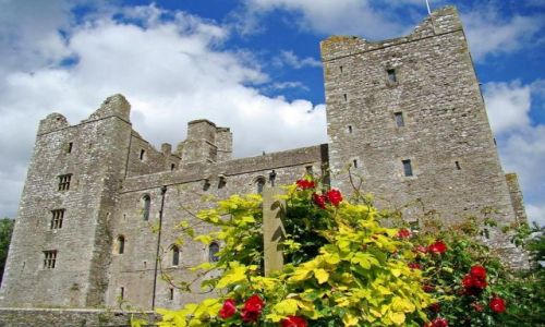 Zdjęcie ANGLIA / North Yorkshire / Bolton / Bolton Castle  - solidna budowla