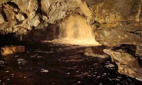 Zdjęcie ANGLIA / North Yorkshire  Dales / White Scar Cave / podziemny wodospad