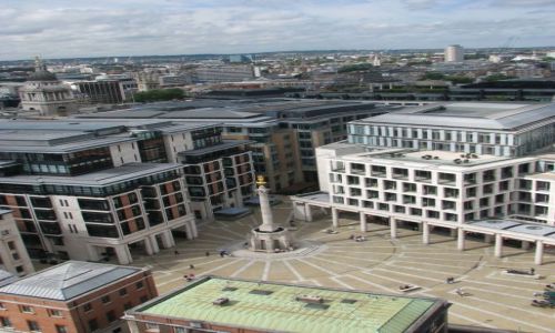 Zdjecie ANGLIA / Londyn / Paternoster Square / Widok z wiey katedry w. Pawa na Paternoster Square