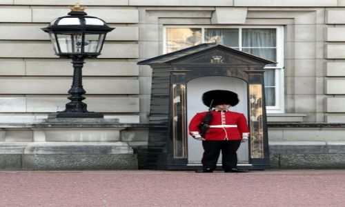 ANGLIA / - / Londyn / Wartownik Pałacu Buckingham