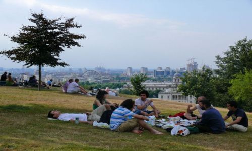 Zdjecie ANGLIA / Greenwich / Londyn / niadanie na trawie