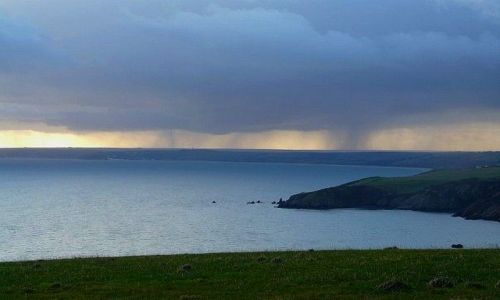 Zdjęcie ANGLIA / Devon / niedaleko Kingswear / zachmurzenie