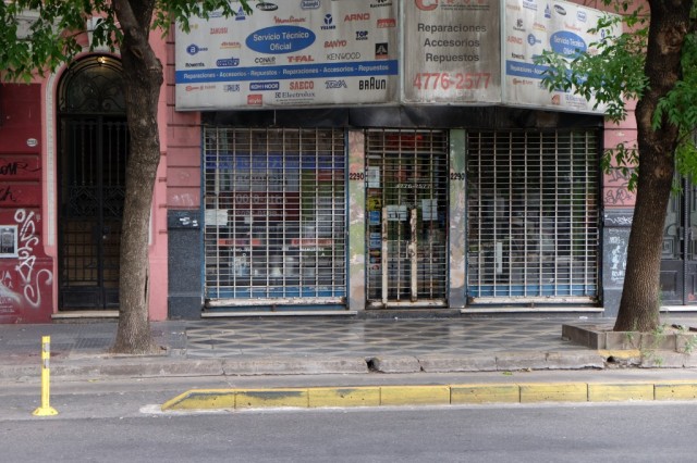 Zdj cia: boczna uliczka od Plaza Italia, Buenos Aires, Zabezpieczenie sklepu, ARGENTYNA