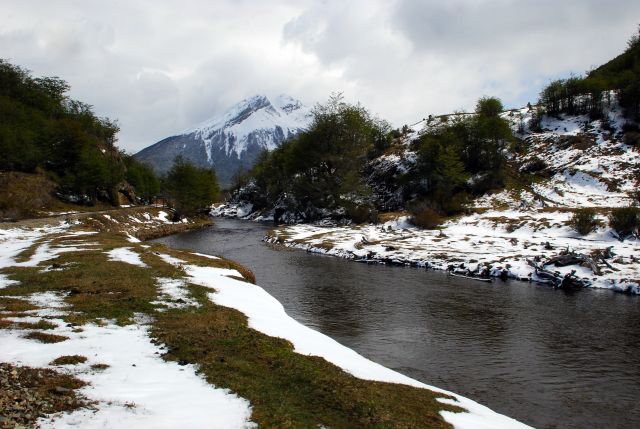 Zdjęcia: Ushuaia, Tierra del Fuego , rzeka.zimno.gora. lasu duzo , ARGENTYNA Zdjęcia: Ushuaia, Tierra del Fuego , rzeka.zimno.gora. lasu duzo , ARGENTYNA