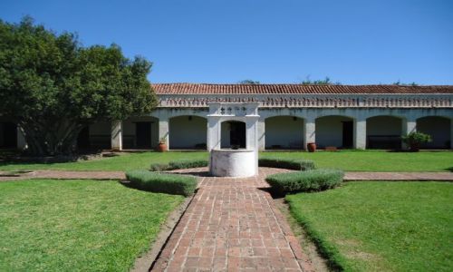 Zdjecie ARGENTYNA / Cordoba / Colonia Caroya / Estancia Caroya - dziedziniec